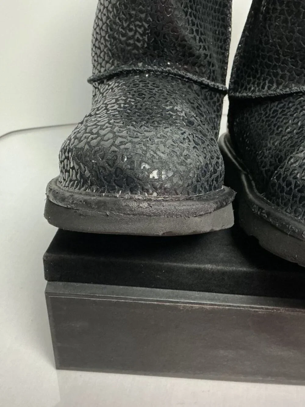 UGG Classic Short Boots Textured Black Shearling Lined Youth 3